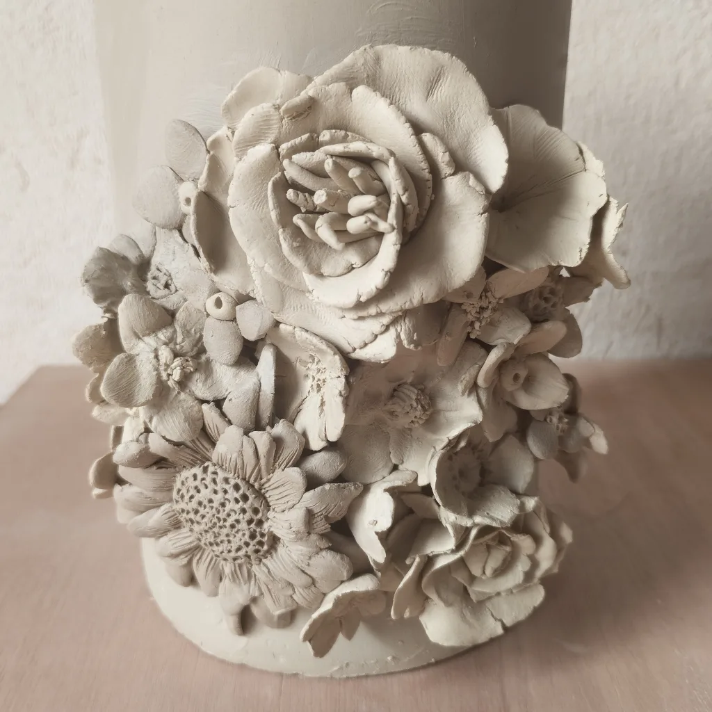 Vase fleurs en grès blanc